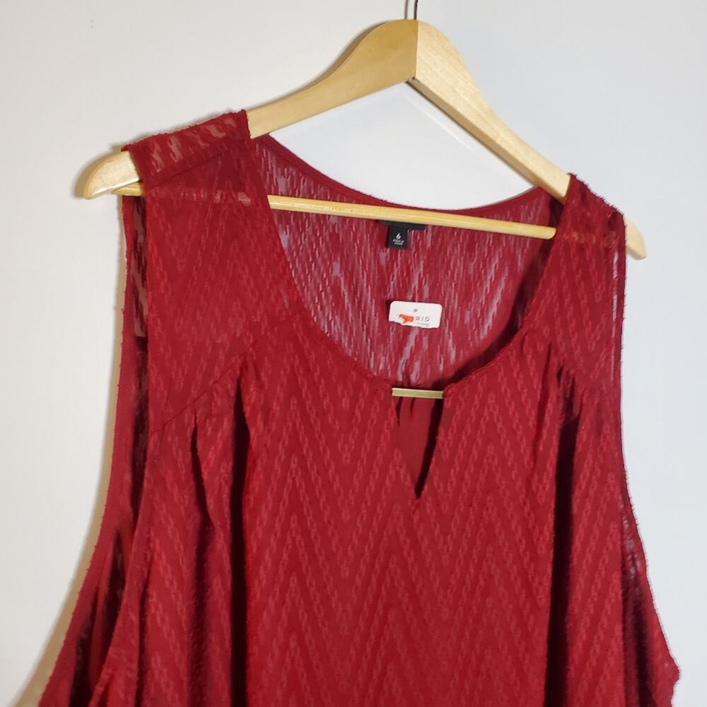Torrid Red sheer Clip Zig Zag Keyhole Tank Size 6X New with tags attached